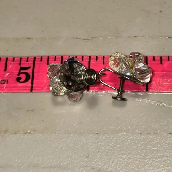 Vintage Flower Shape Crysal Screw On Earrings - Picture 3 of 3